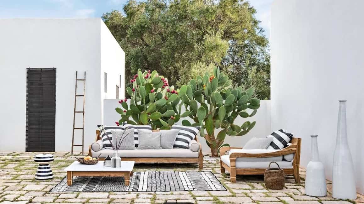 Storia dell’Evoluzione degli Arredi per Esterni 3 Tra innovazione e tradizione: i materiali che arredano lo spazio esterno