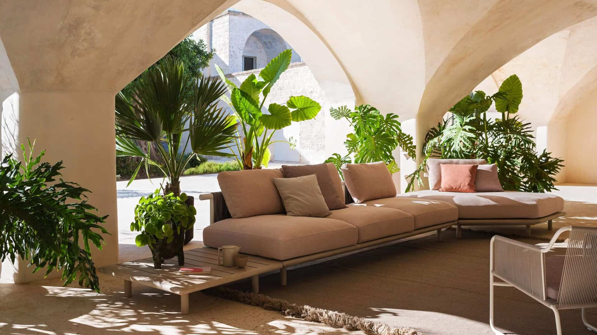 Storia dell’Evoluzione degli Arredi per Esterni 4 Personalizzazione totale per il tuo spazio all’aperto