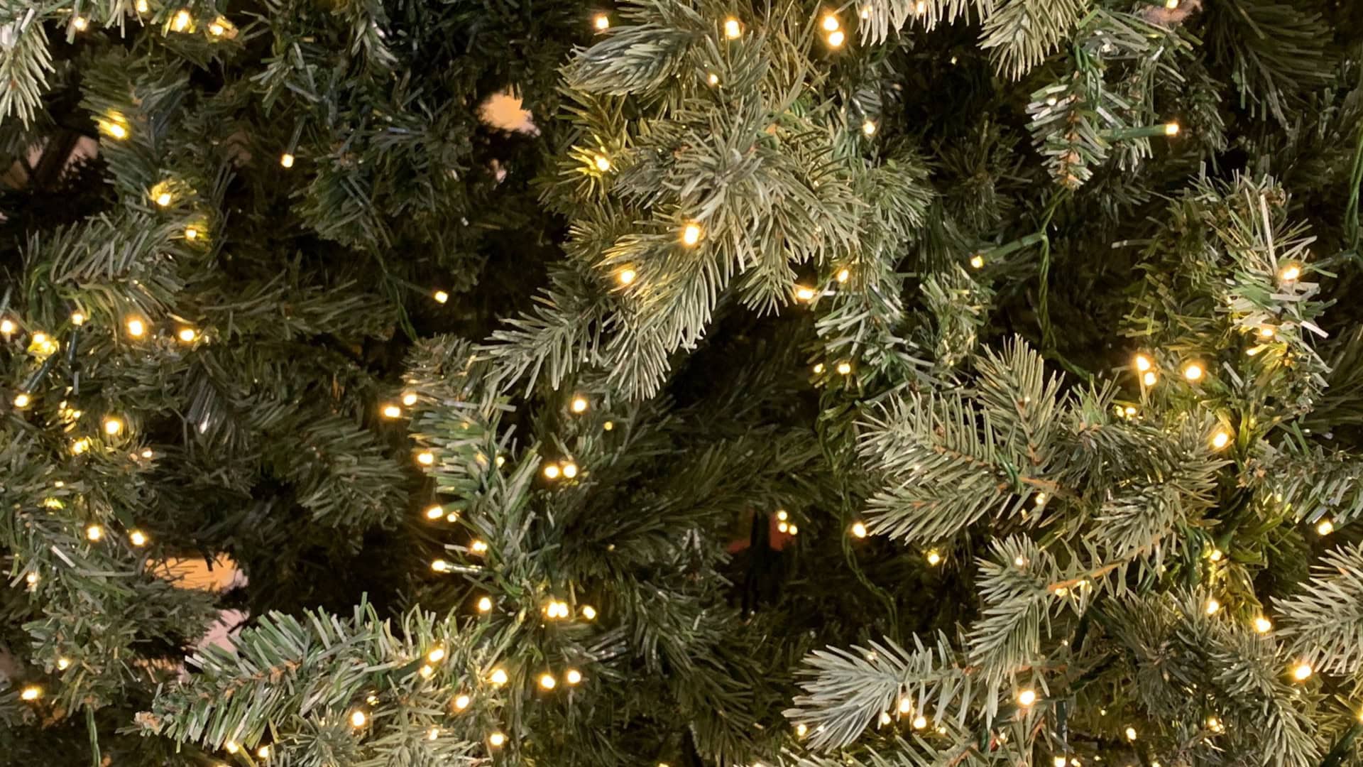 Alberi di Natale addobbati idee e soluzioni 4 Alberi di Natale pratici e riutilizzabili