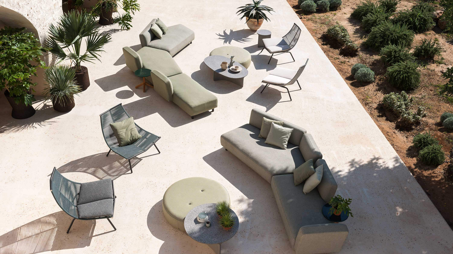 Arredamento Esterno Su Misura VS Soluzioni Standard: 5 a 0 Arredamento esterno