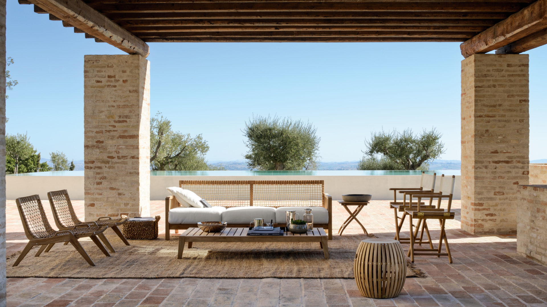 Uno Piu': la nascita di un’icona del garden furniture Made in Italy 4 Eleganza senza tempo per i tuoi spazi esterni