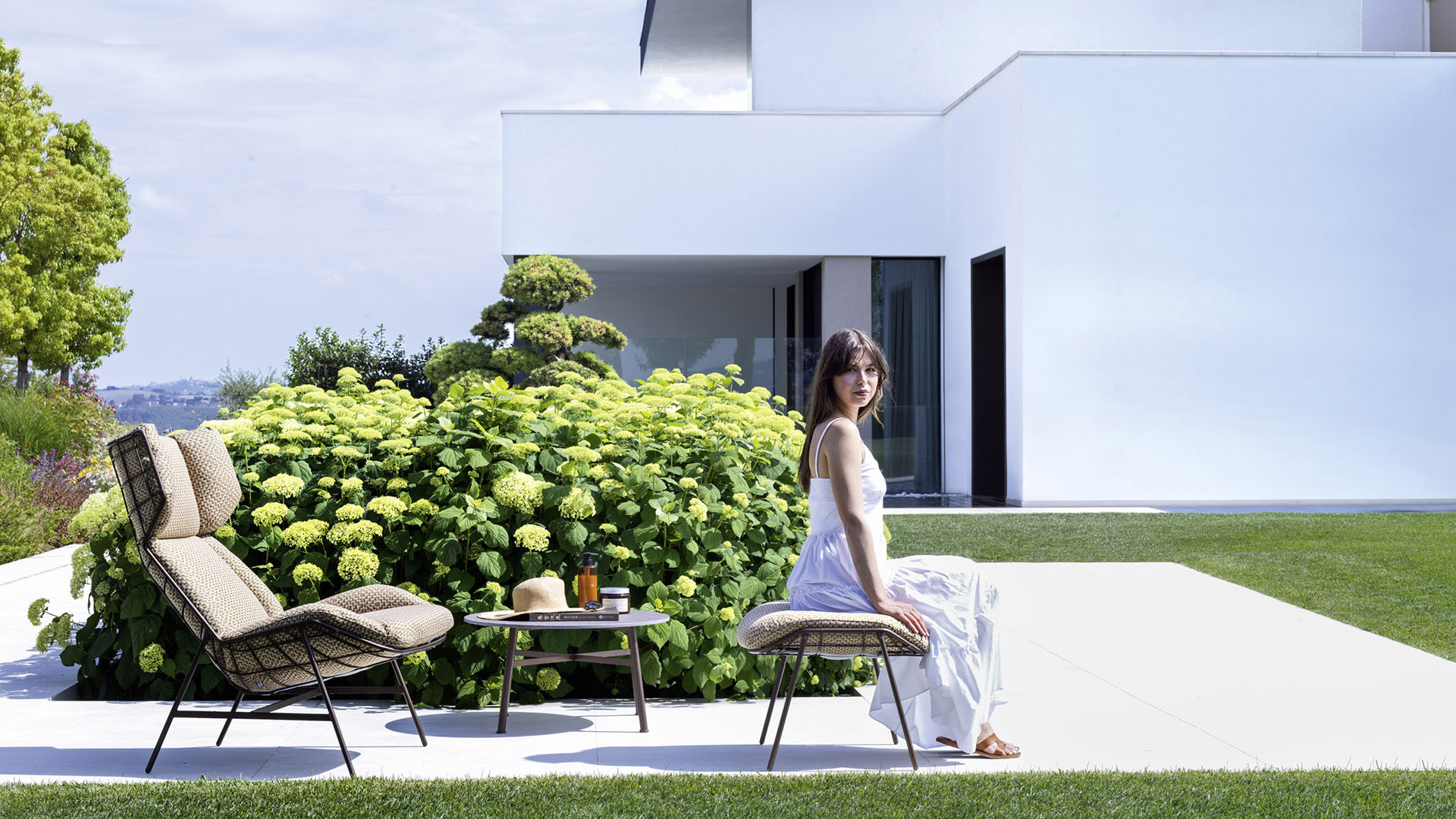 4 zone outdoor da sogno: come creare spazi tematici con l'arredamento da giardino 3 L'angolo lettura dell'arredamento da giardino