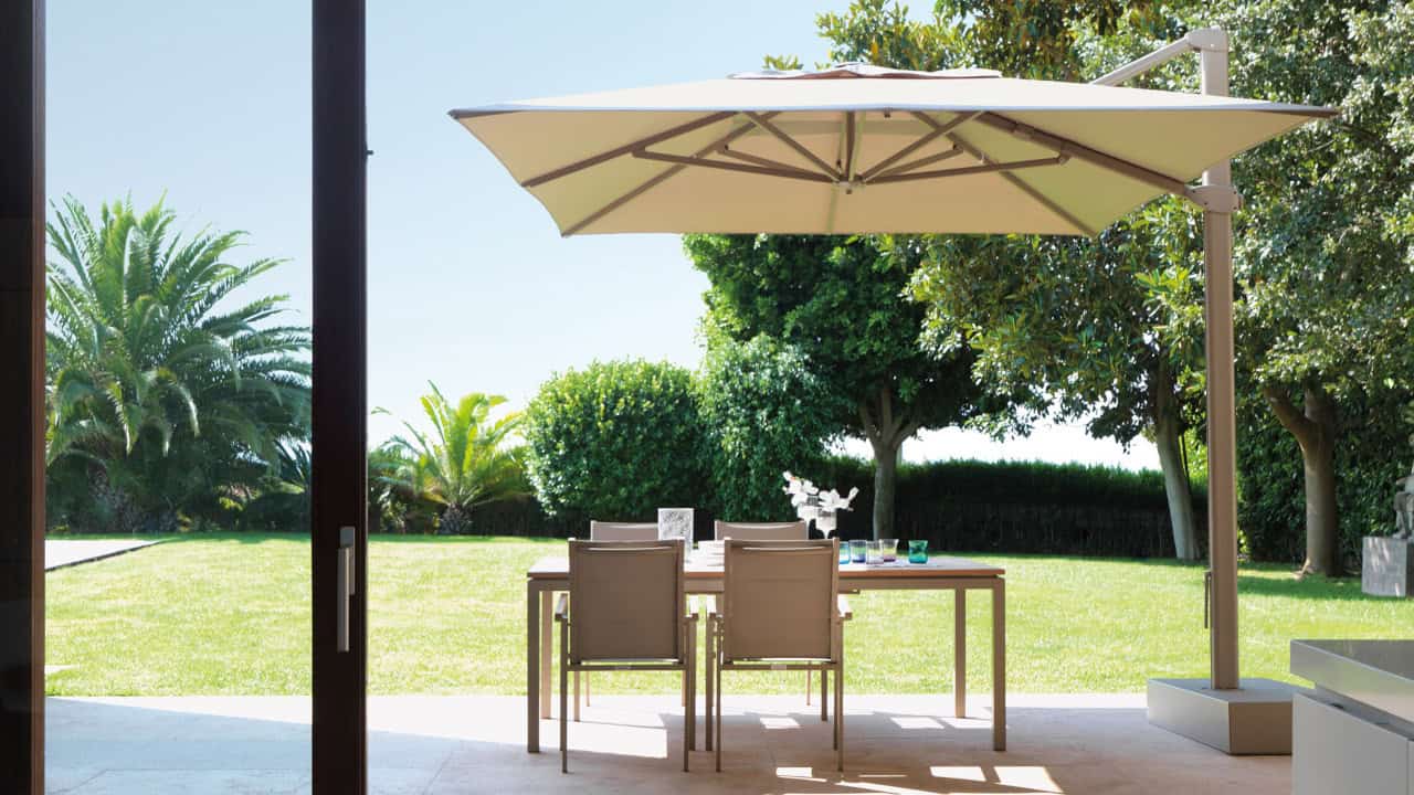 7 mobili per esterno che trasformeranno il tuo giardino in un'oasi di lusso 5 Mobili per esterno multifunzionali