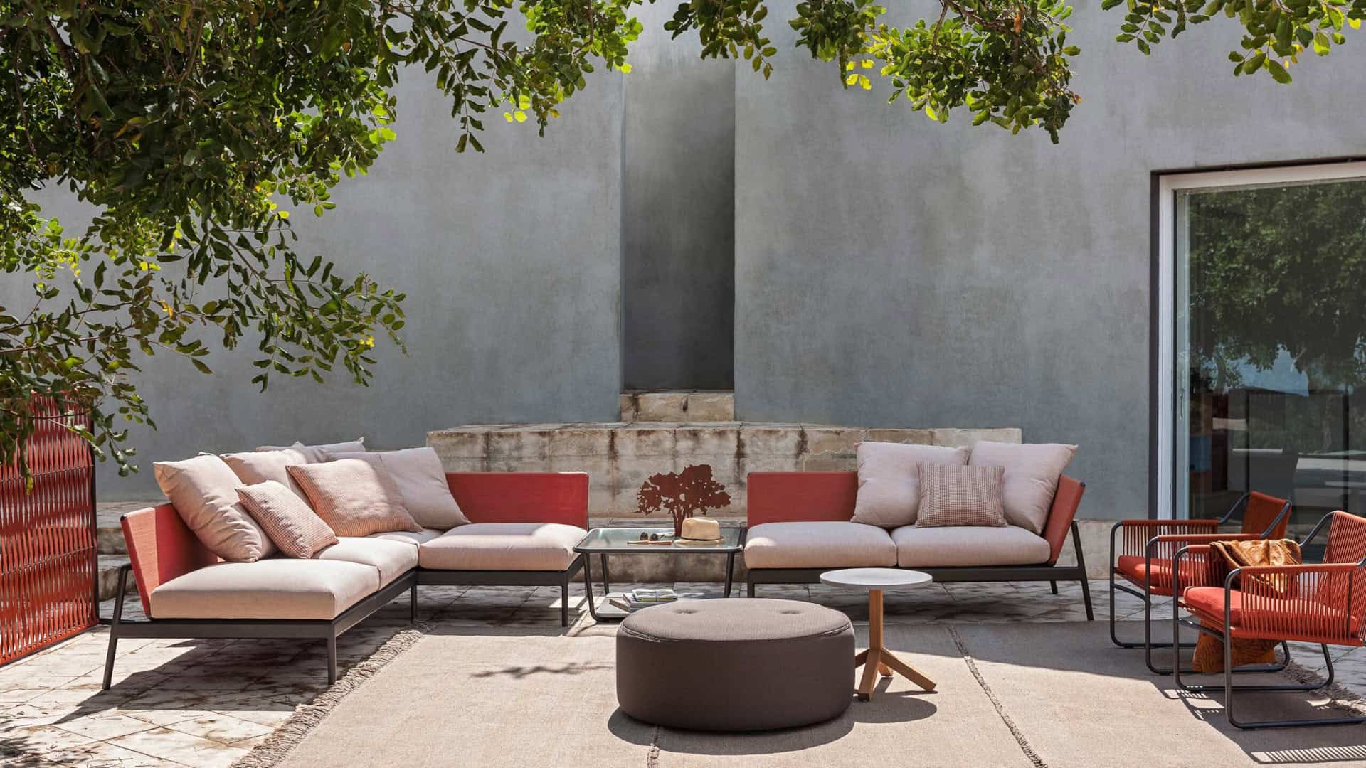 Arredare un terrazzo di design: i 7 errori che rovinano il tuo spazio outdoor 7 Trasforma il tuo terrazzo con l'aiuto degli esperti