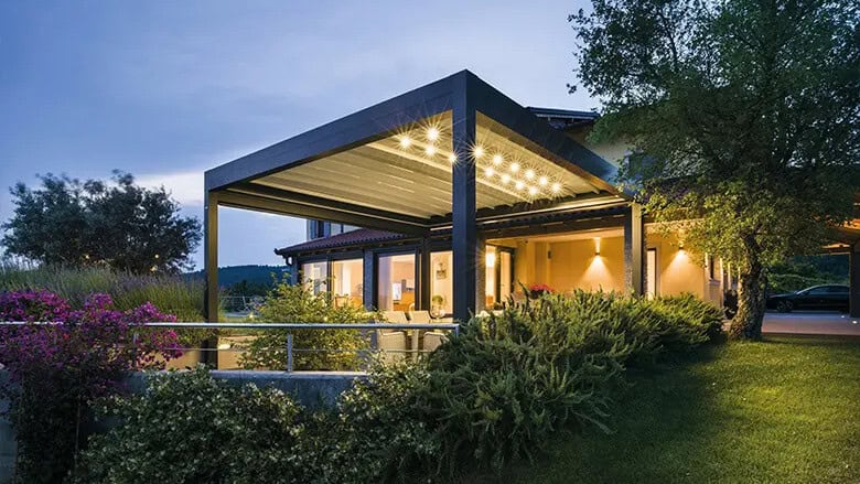 Pergole da giardino 4 stagioni: come trasformare il tuo spazio esterno in una stanza vivibile tutto l'anno 4 Vivere le pergole da giardino in ogni stagione